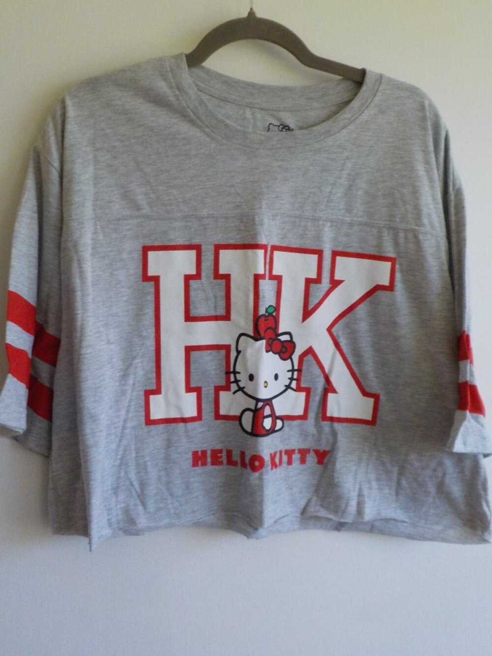 Hello Kitty Tee Shirt - X-Large - Cropped Grey Short Sleeve (2399)
